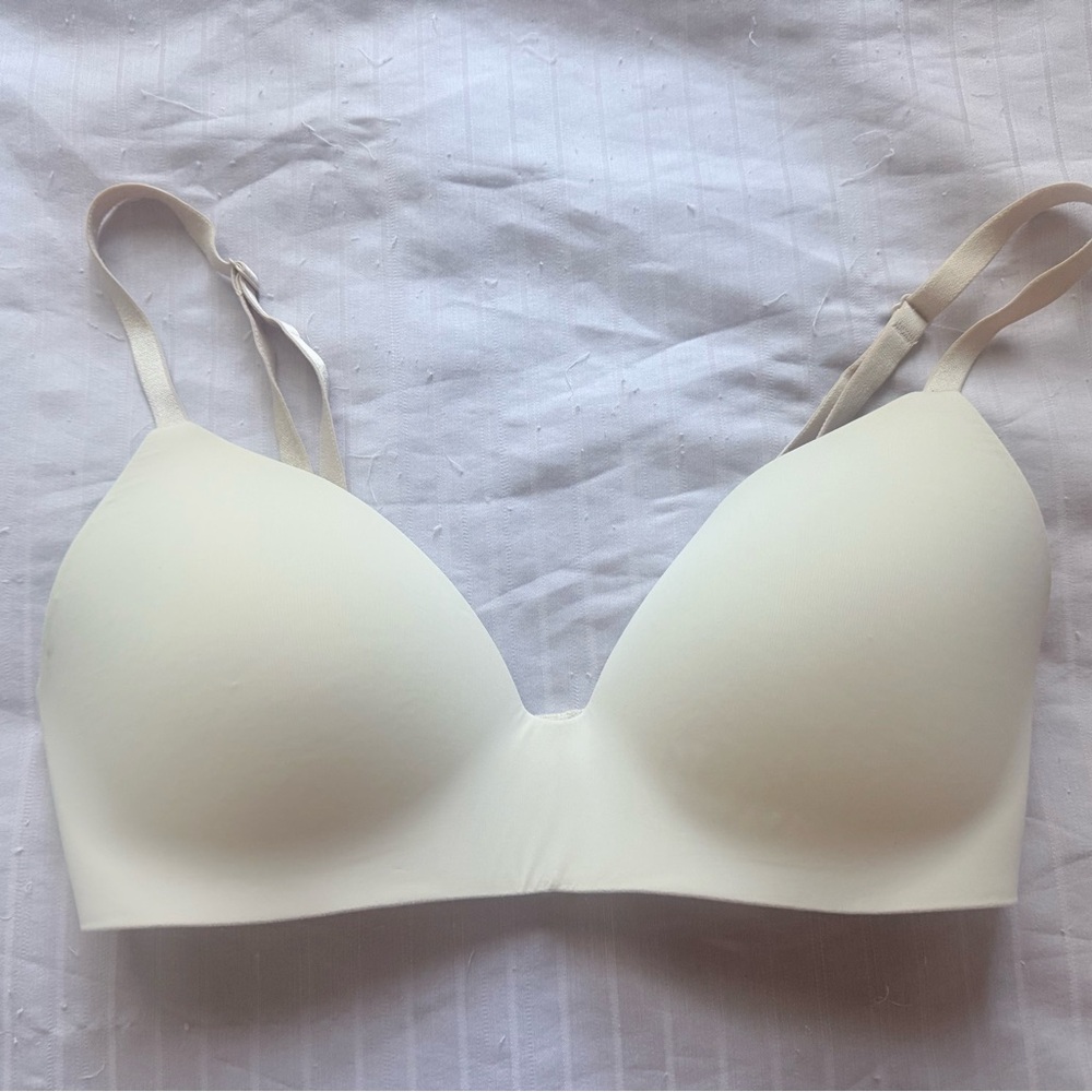 Victoria's Secret Wireless Light Cream 34D
